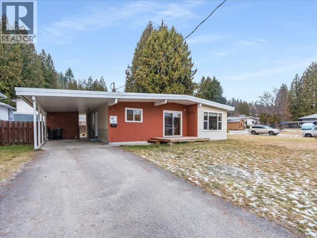 2270 10th Avenue, Castlegar, British Columbia V1N2Z7