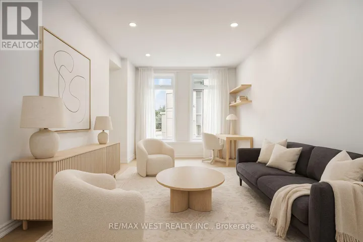 120 - 11 APPLEWOOD LANE, Toronto (Etobicoke West Mall), Ontario M9C0C1