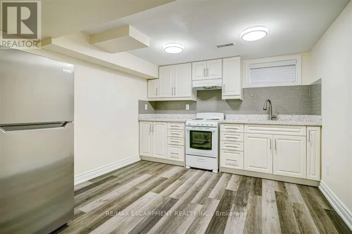 42 MADRON CRESCENT, Toronto (York University Heights), Ontario M3J1J1