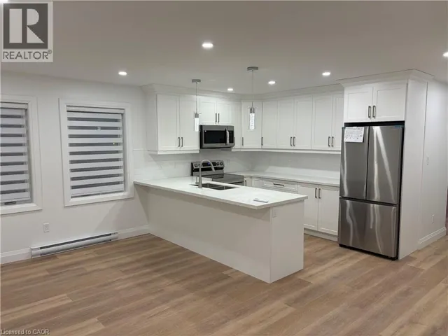 137 WHITLEY Street Unit# 3, Cambridge, Ontario N3H4K7