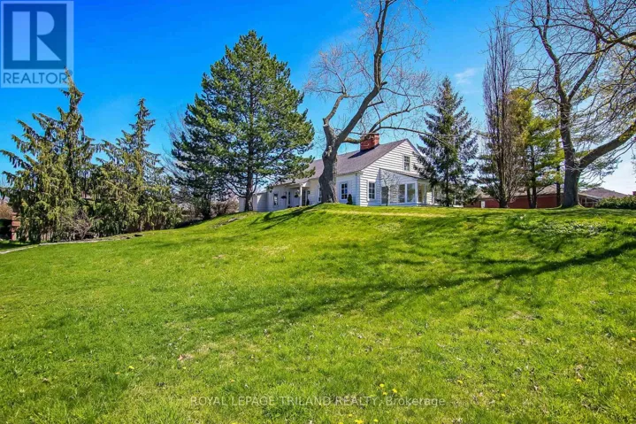 1965 HIGHLAND HEIGHTS, London South (South P), Ontario N6C6C4