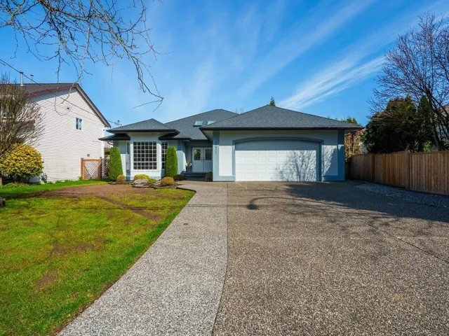 20977 44 AVENUE, Langley, British Columbia V3A5A9