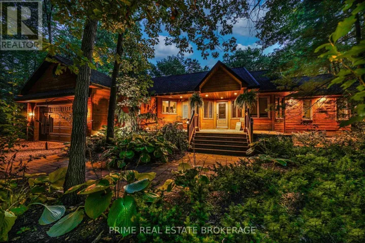 10219 PINETREE DRIVE, Lambton Shores (Grand Bend), Ontario N0M1T0