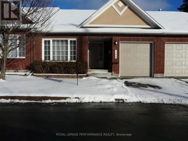 - - 1172 FOXBOROUGH PRIVATE, Ottawa, Ontario K1J1E2
