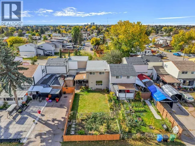 713 44 Street SE, Calgary, Alberta T2A3E3