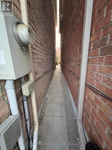 BSMT - 29 SASSAFRAS CIRCLE, Vaughan (Patterson), Ontario L4J8M7