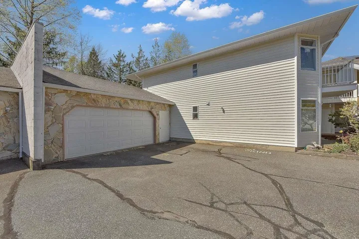 204 7156 121 STREET, Surrey, British Columbia V3W0J6