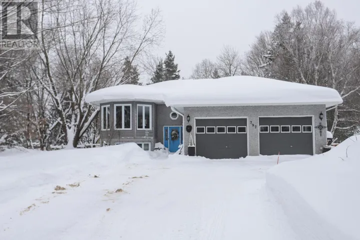 797 Fifth LIN E, Sault Ste. Marie, Ontario P6A6J8