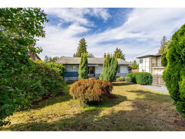 10725 127A STREET, Surrey, British Columbia V3V5L7