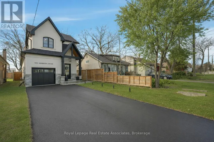 1042 MEREDITH AVENUE, Mississauga (Lakeview), Ontario L5E2C7
