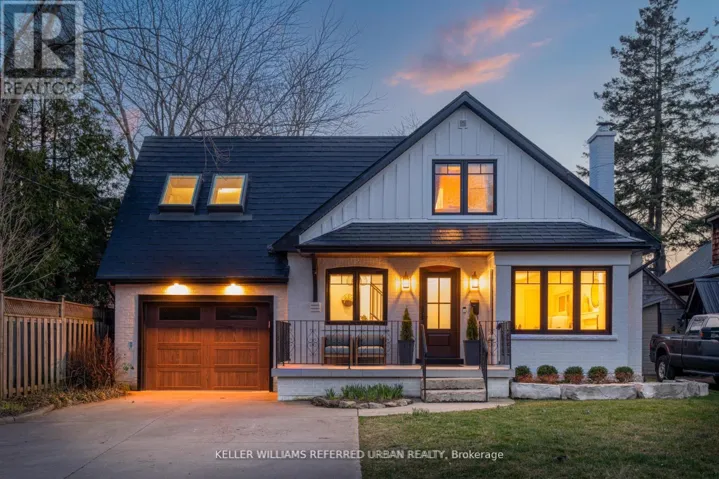 12 WESLEY AVENUE, Mississauga (Port Credit), Ontario L5H2M5