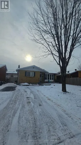 658 DAN AVENUE, Ottawa, Ontario K1K1G2