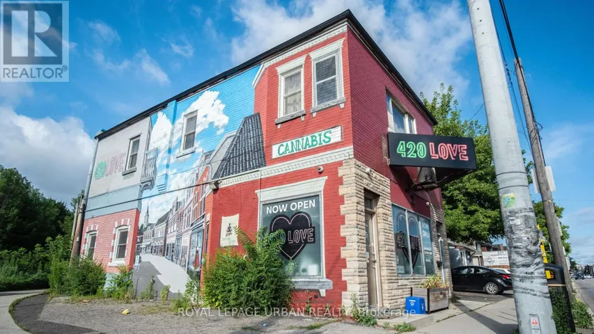 976 MAIN STREET E, Hamilton (Blakeley), Ontario L8M1M8