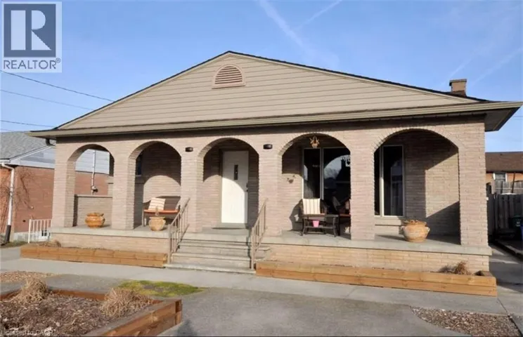 425 EAST 15TH Street, Hamilton, Ontario L9A4G9