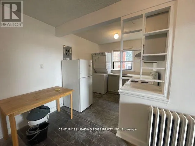 APT 1 - 1516 EGLINTON AVENUE W, Toronto (Briar Hill-Belgravia), Ontario M6E2G8