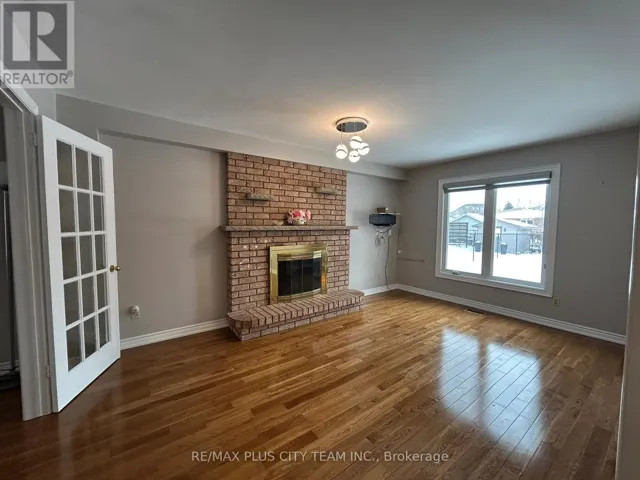 506 DICENZO DRIVE, Hamilton (Ryckmans), Ontario L9B2C4