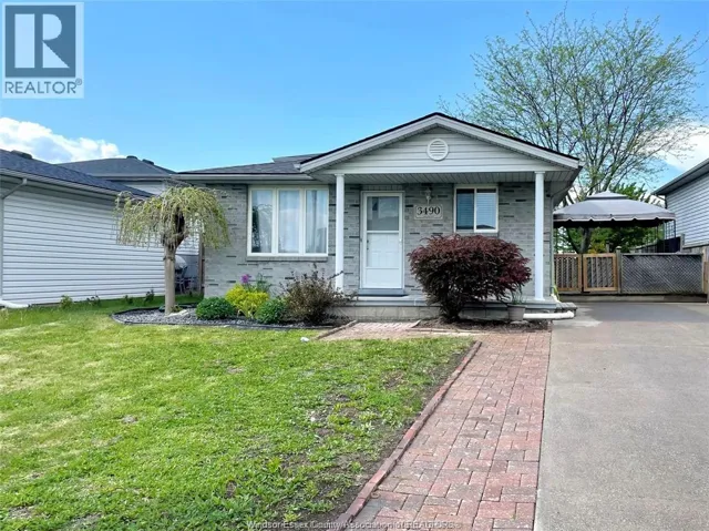 3490 CARIBOU CRESCENT, Windsor, Ontario N8W5V4