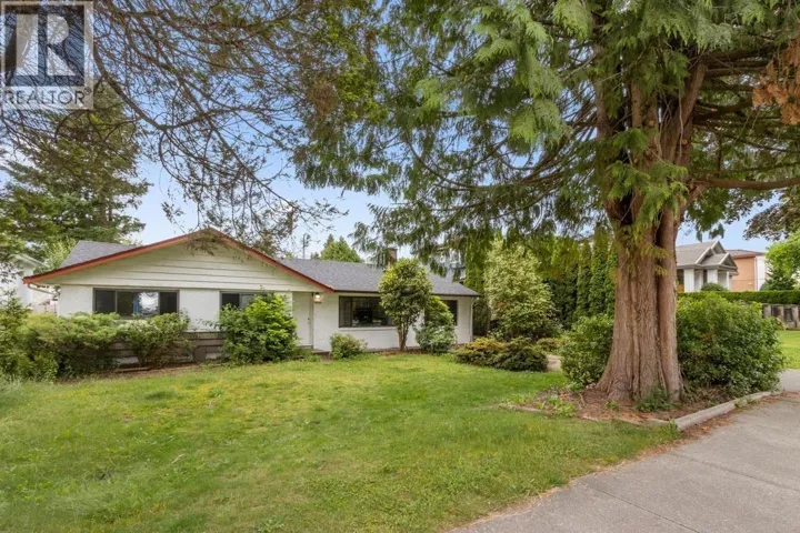 6539 NAPIER STREET, Burnaby, British Columbia V5B2C2