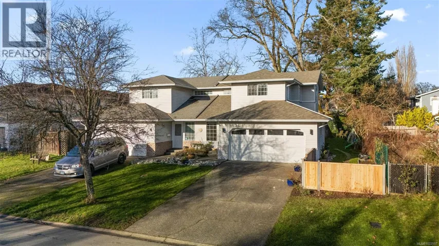 2012 Northbrook Dr, Sidney, British Columbia V8L4W1