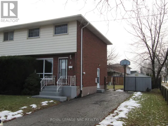 2 BLACK KNIGHT ROAD, St. Catharines (Lakeport), Ontario L2N3C1