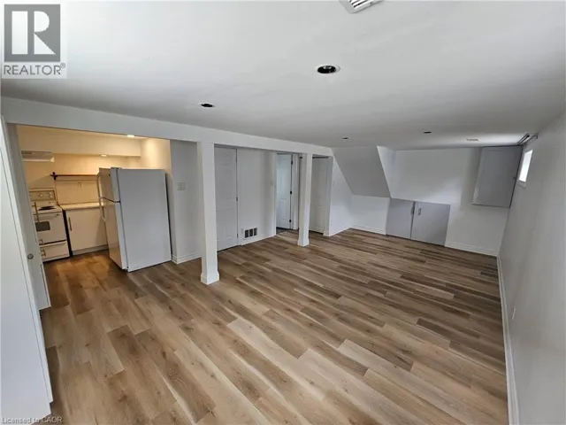 7 HILLSIDE Drive Unit# 2, Kitchener, Ontario N2E1R1