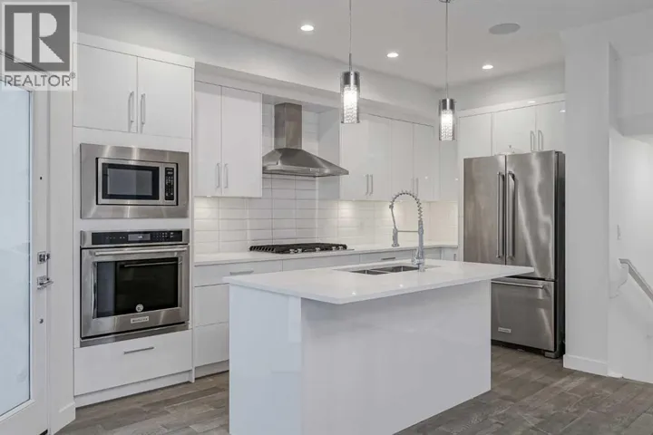 2, 136 22 Avenue NE, Calgary, Alberta T2E1T3