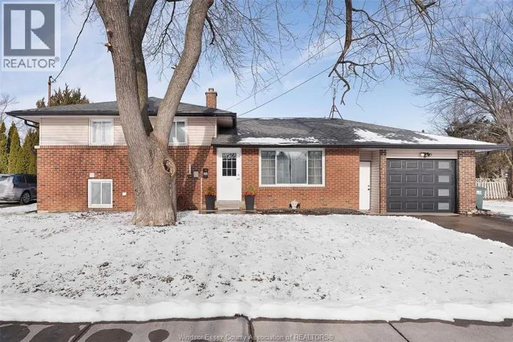 528 SANDISON, Windsor, Ontario N9E1R7