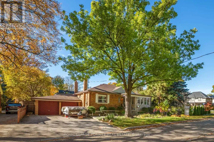 1 AINTREE COURT, Toronto (Alderwood), Ontario M8W2E1
