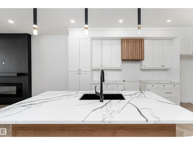 3127 Magpie WY NW, Edmonton, Alberta T5S0V3