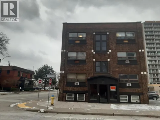 147 JANETTE AVENUE, Windsor, Ontario N9A4Y7