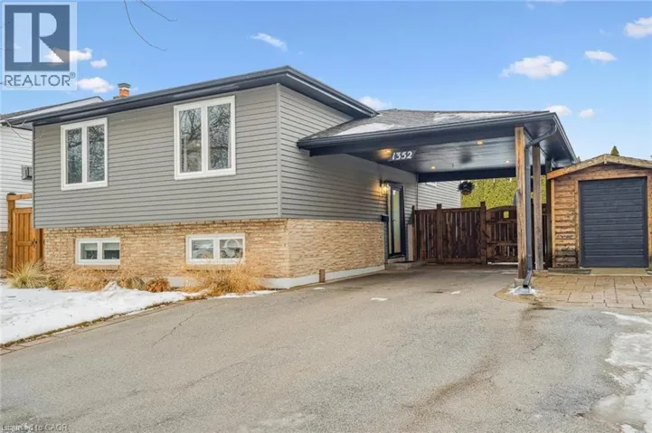 1352 VANCOUVER Crescent, Burlington, Ontario L7M1W2