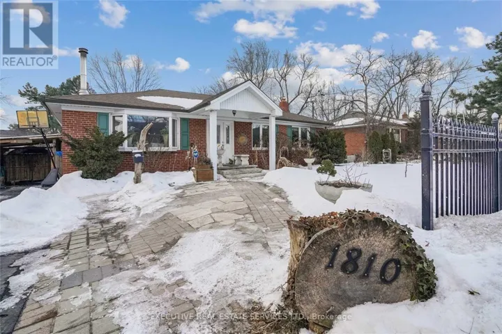 1810 SOUTH SHERIDAN WAY, Mississauga (Clarkson), Ontario L5J2M2