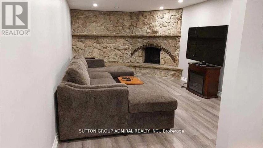 854 MORETTA AVENUE N, Pickering (West Shore), Ontario L1W2J9