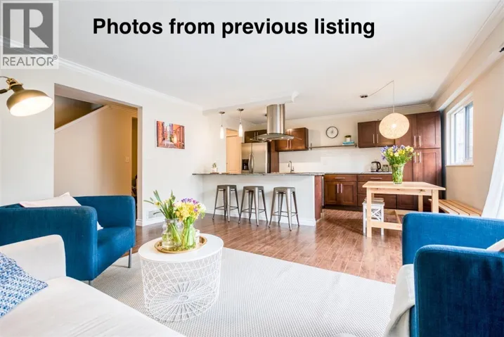 921 OLD LILLOOET ROAD, North Vancouver, British Columbia V7J2H7