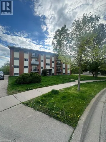 145 MACGREGOR Crescent Unit# 1, Waterloo, Ontario N2J3X2