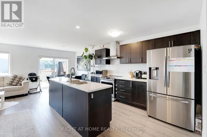 78 PONY WAY, Kitchener, Ontario N2R0R8
