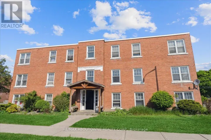 6 - 133 NORTH SERVICE ROAD E, Oakville (CP College Park), Ontario L6H1A3