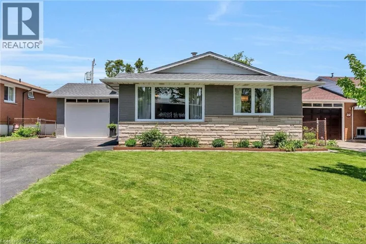 24 DARLINGTON Drive, Hamilton, Ontario L9C2L7