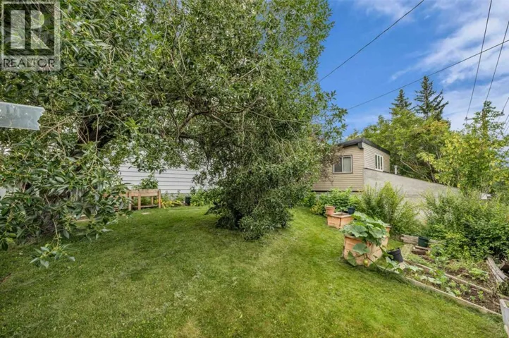 403 Queen Alexandra Way SE, Calgary, Alberta T2J3P3