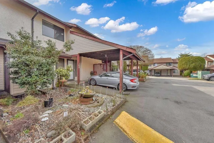 105 13880 74 AVENUE, Surrey, British Columbia V3W7E6