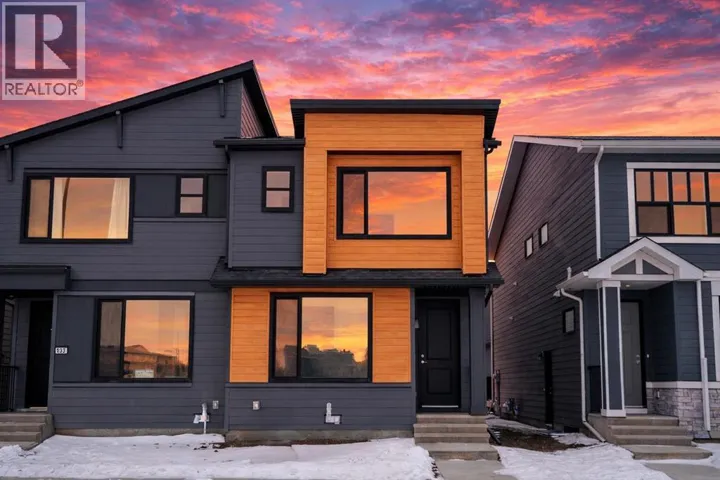 107 Royston Way NW, Calgary, Alberta T3L0M4