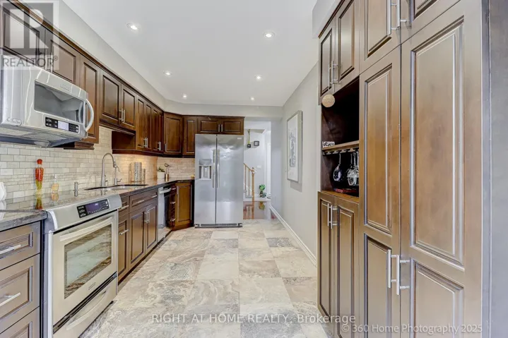 32 HEATHCLIFFE SQUARE, Brampton (Central Park), Ontario L6S5P7