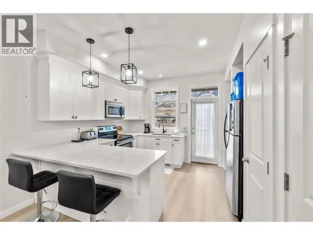 2860 VALLEYVIEW Drive Unit# 16, Kamloops, British Columbia V2C0B3