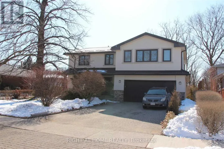 3338 LONEFEATHER CRESCENT, Mississauga (Applewood), Ontario L4Y3G5