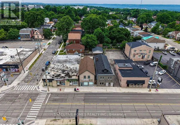 582 UPPER JAMES STREET, Hamilton (Southam), Ontario L9C2Y6