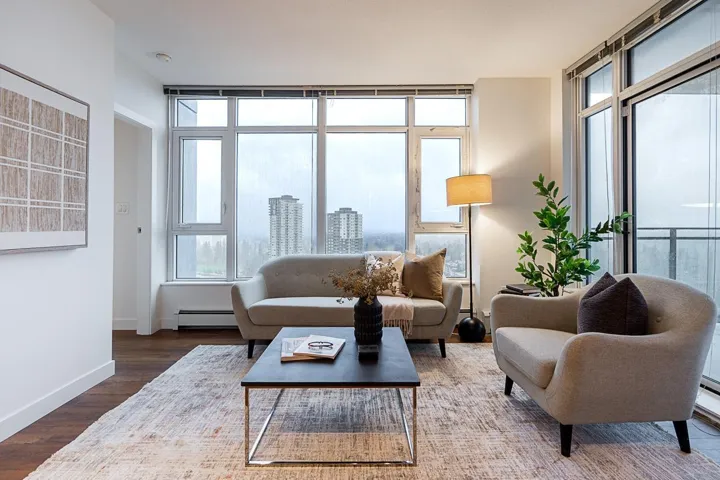 2306 13308 CENTRAL AVENUE, Surrey, British Columbia V3T0M4