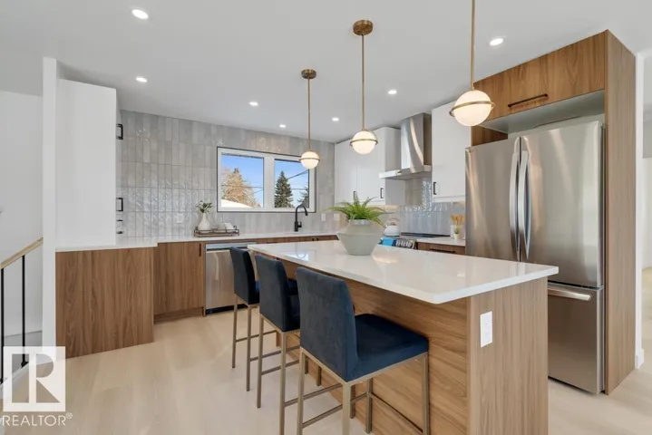 6408 88 AV NW, Edmonton, Alberta T6B0M2