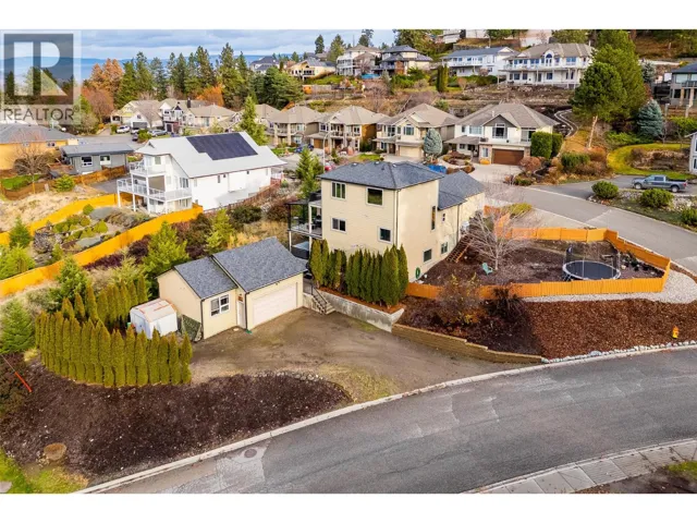 698 Westpoint Court, Kelowna, British Columbia V1W4Y3