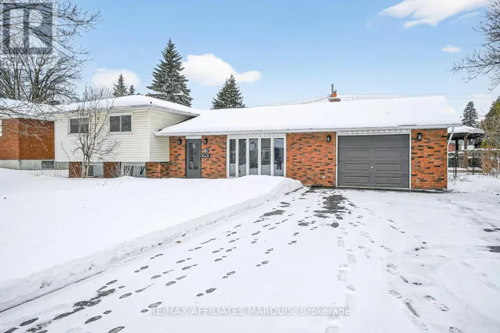 48 CAROL CRESCENT, Smiths Falls, Ontario K7A3X8