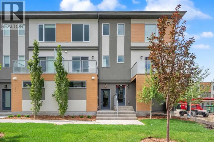 305 Shawnee Square SW Square SW, Calgary, Alberta T2Y0W4